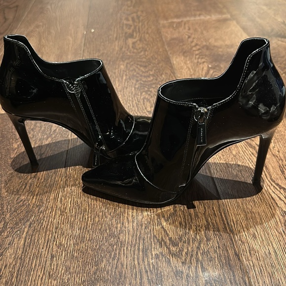 Black high heels - Picture 4 of 5